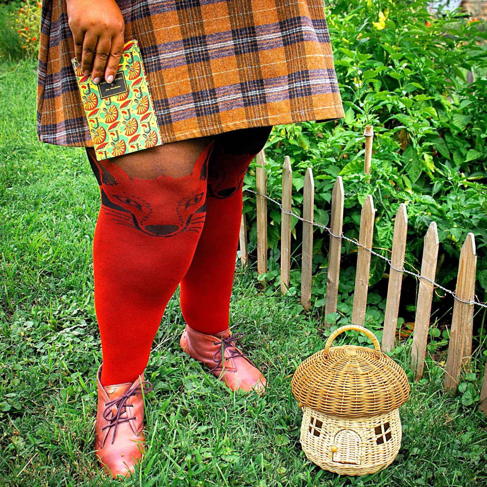 80 Denier Tights - Familiar - Snag